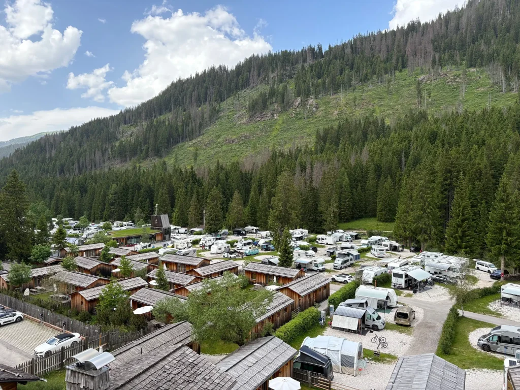 Überblick von oben über den Caravan Park Sexten