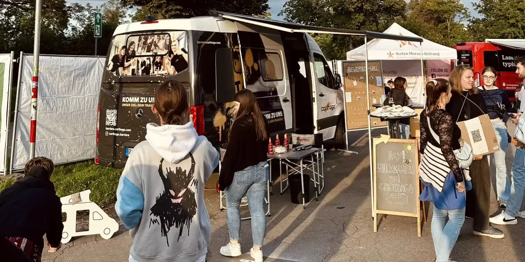 Karrierestand auf dem Festival mit dem Talent Van